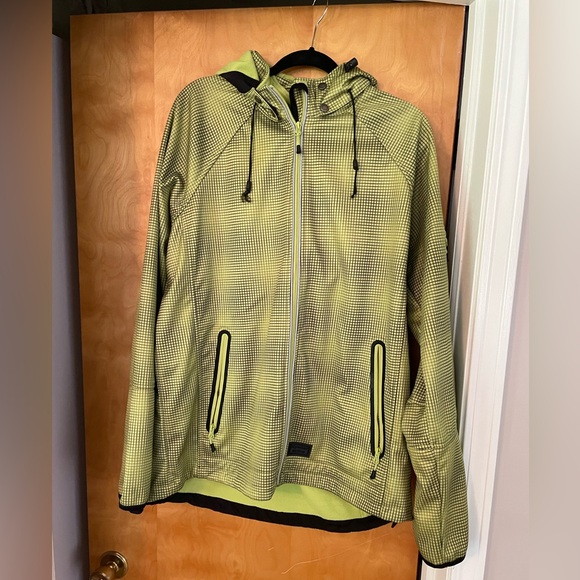 Men’s green active/rain jacket - Picture 1 of 3